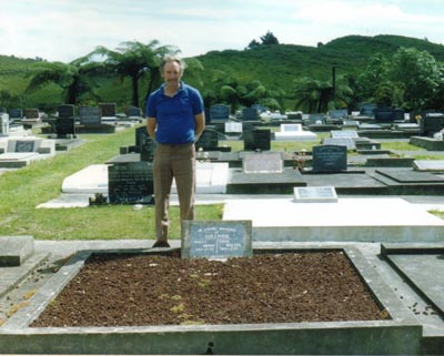 Cecil and Violet's grave